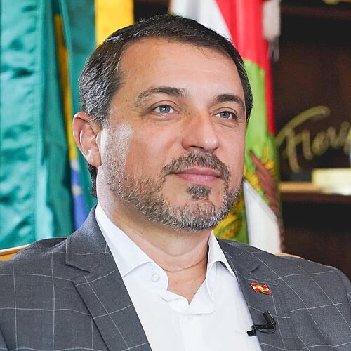 Carlos Moisés é favorável ao fim da reeleição.